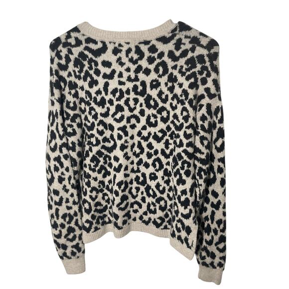 Sincerely Jules Women's Snow Leopard Long Sleeve Sweater XS - Picture 3 of 3